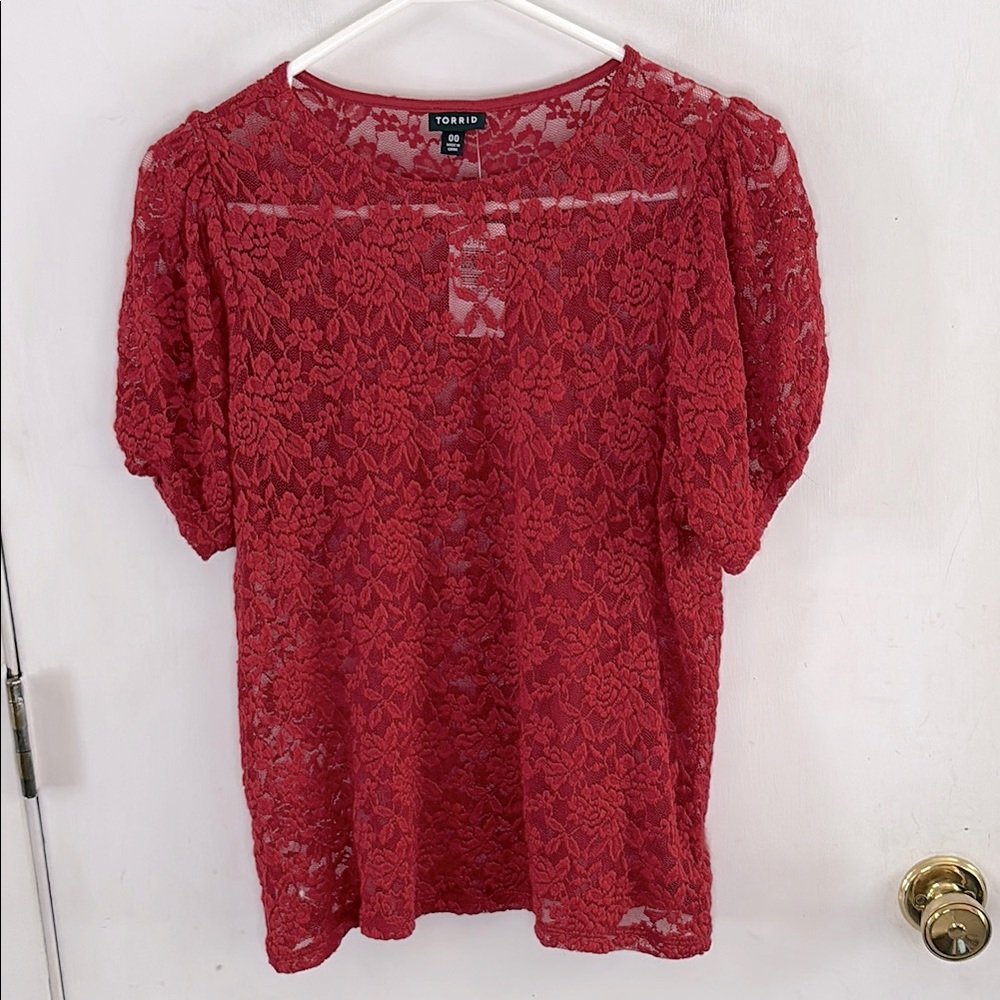 Torrid Size 00 dark red stretch lace short sleeve top Size 10